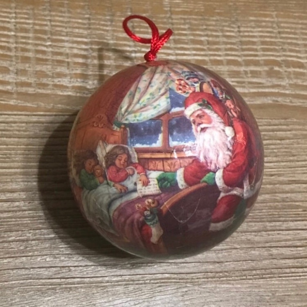 Santa Claus Christmas Ornament